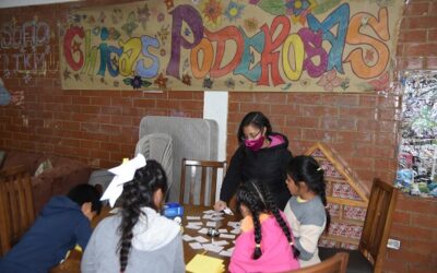 Learn about the Chicas Poderosas Program and Our Tutors