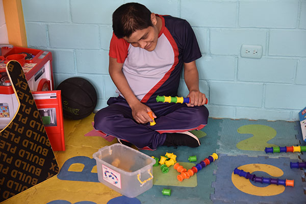 Superando Obstáculos: Hacia una Educación Inclusiva para Niños y Niñas con Discapacidad